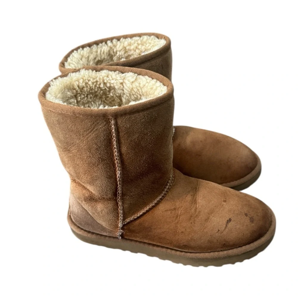 UGG Classic chestnut half calf boots size 7